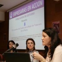 Empresarias-en-acción.-300×199